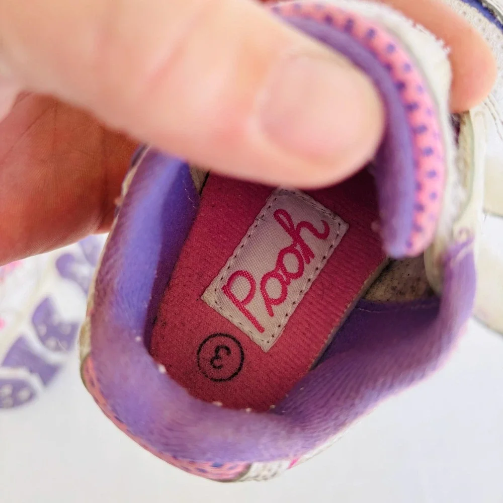 Vintage Winnie the Pooh Disney Floral Tennis Shoes Sneakers, Size 3